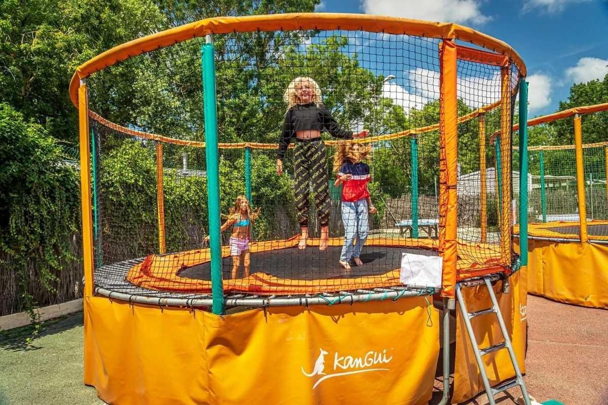 Camping 4 Etoiles - Parc Aquatique - Eei0Fi Saint-Georges-d'Oleron Exterior foto
