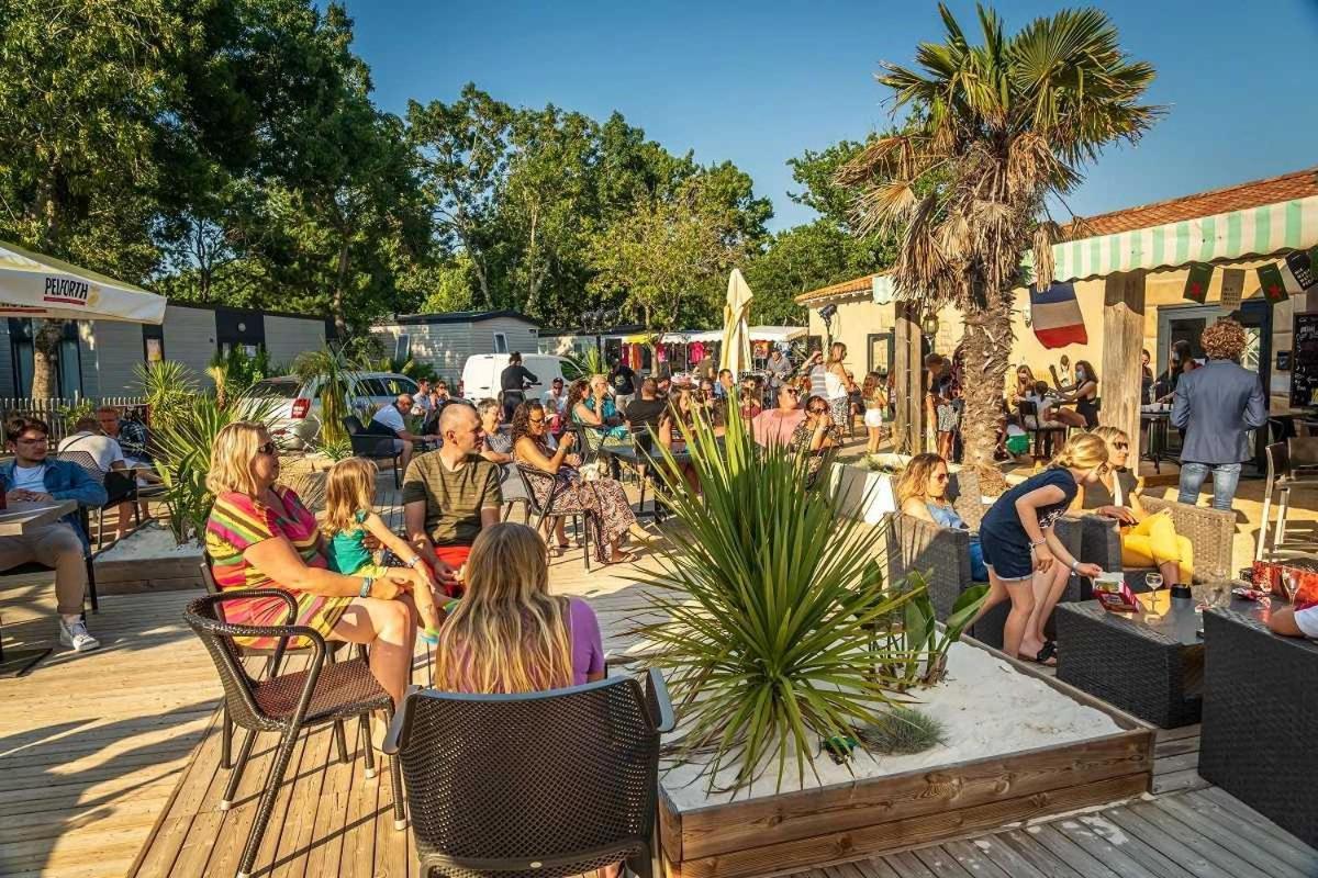 Camping 4 Etoiles - Parc Aquatique - Eei0Fi Saint-Georges-d'Oleron Exterior foto